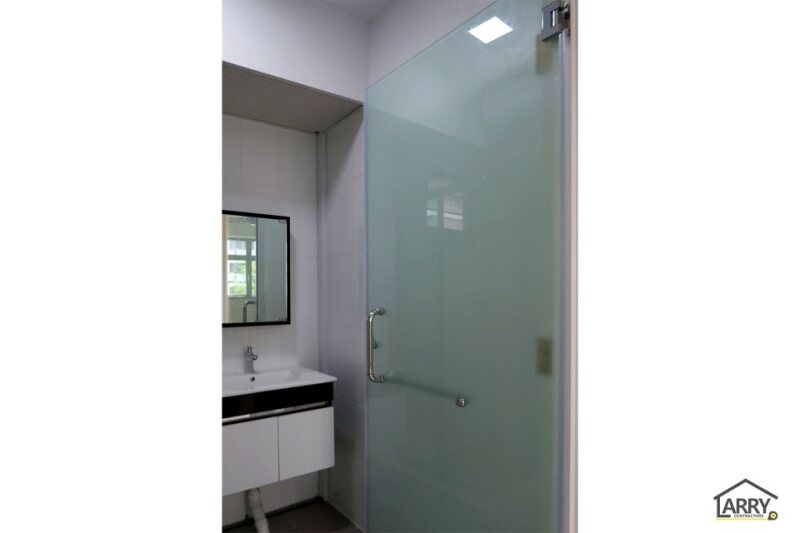 Bathroom Tiles Guide: Porcelain vs Ceramic vs Vinyl Singapore