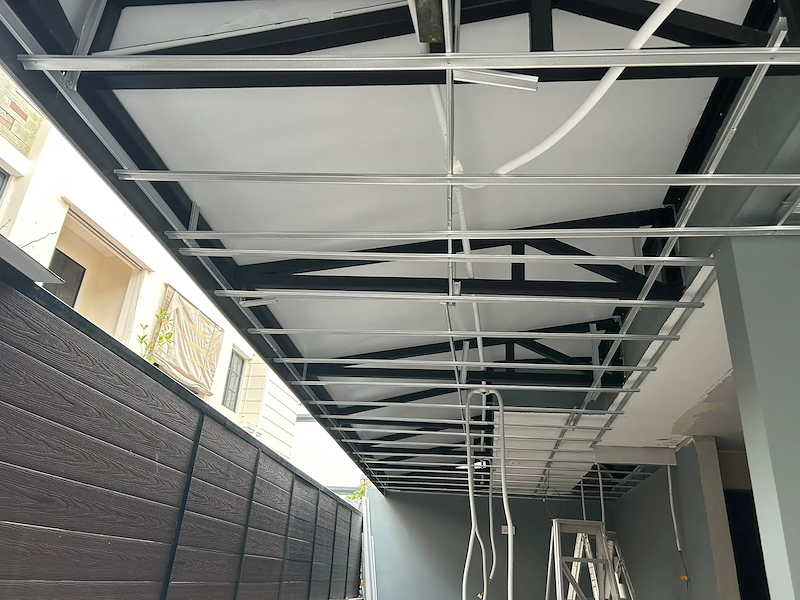 37EW renovation in progress, photo 2